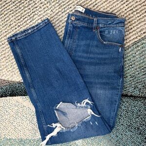 Abercrombie & Fitch Women’s  Relaxed Distressed Blue Jeans Size 33/16L